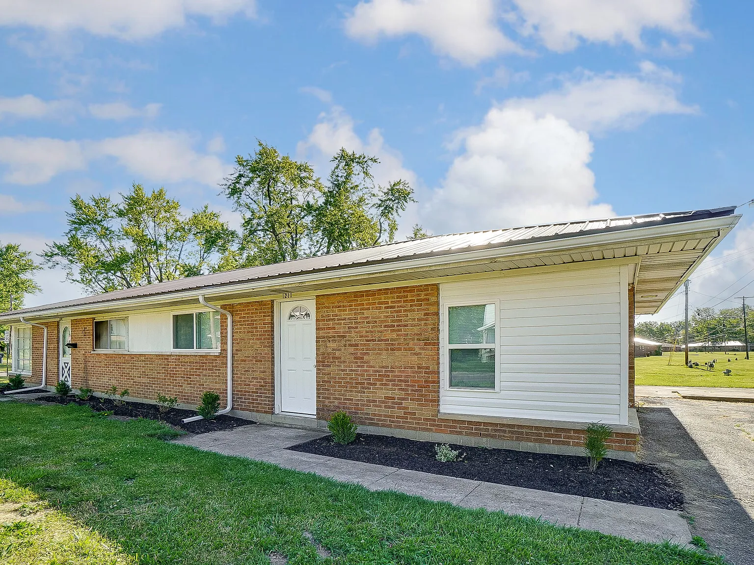 2 bed, $1,195 — Photo 1