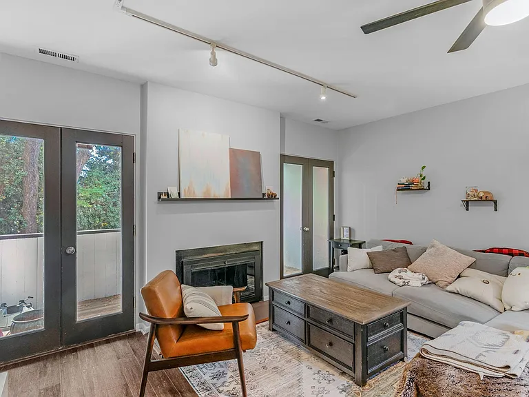 501 Fenton Pl #N — Photo 8