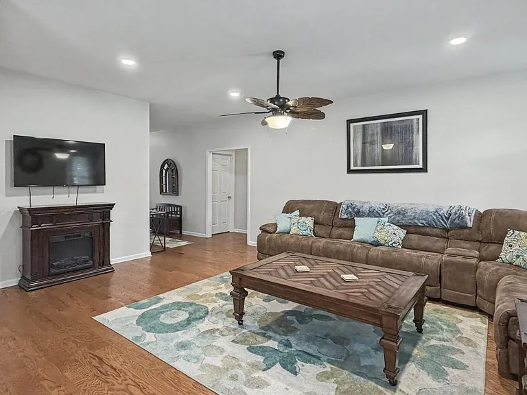 9406 Night Harbor Dr — Photo 7
