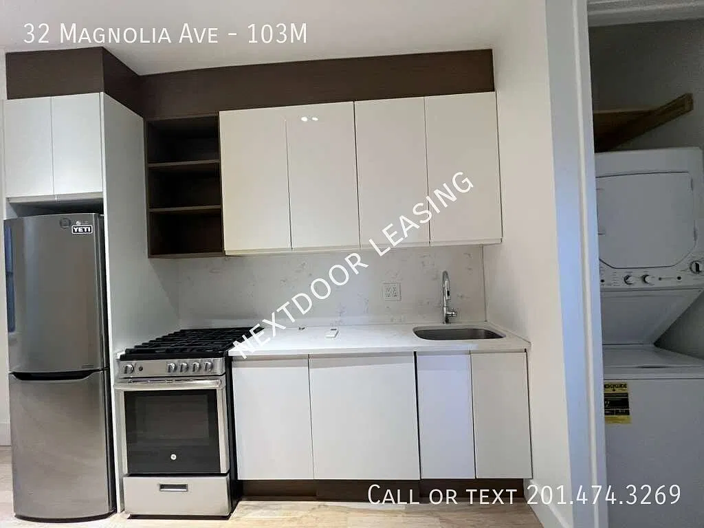 32 Magnolia Ave — Photo 2