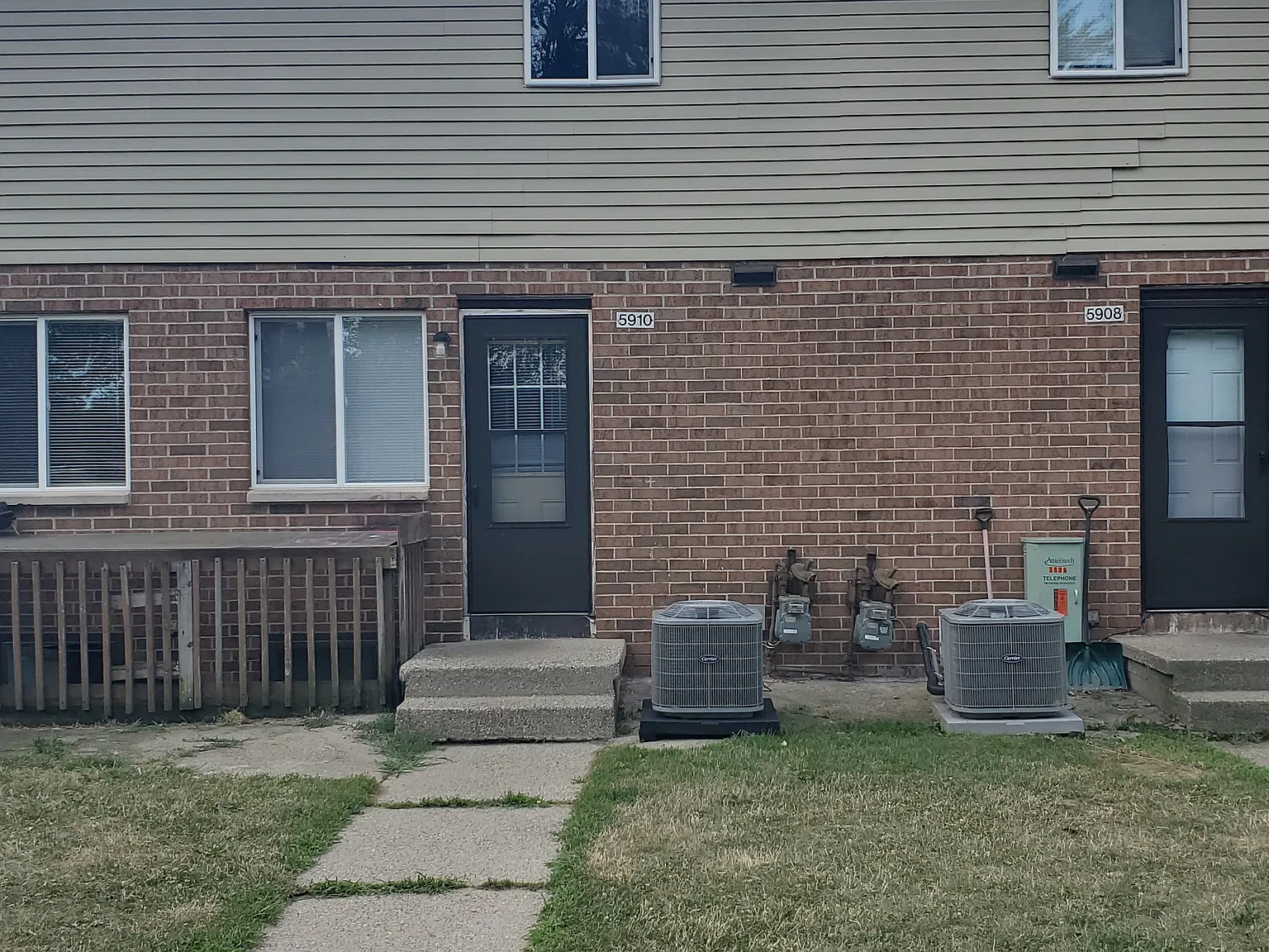3 bed, 1.5 bath, 900 sqft, $1,900 — Photo 3