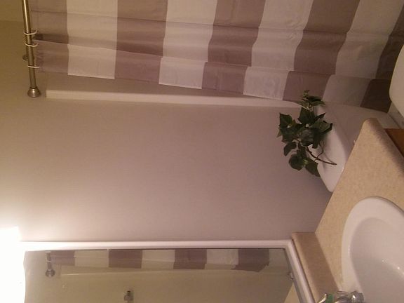 3rd image of 15485 Sibley Ln