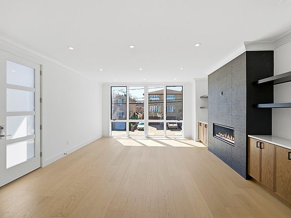 4th image of 211 E Harriet Ave #B