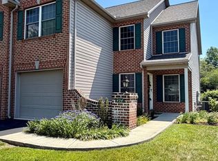 494 Quiggley Cir, Harrisburg, PA 17112