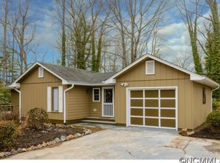 119 W Sweetbriar Ln, Etowah, NC 28729