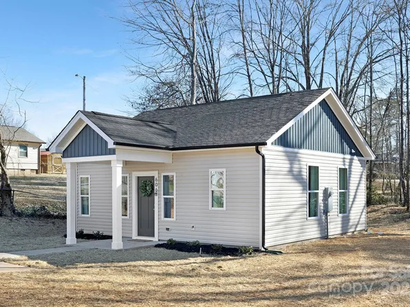 1116 4th St, Statesville, NC 28677