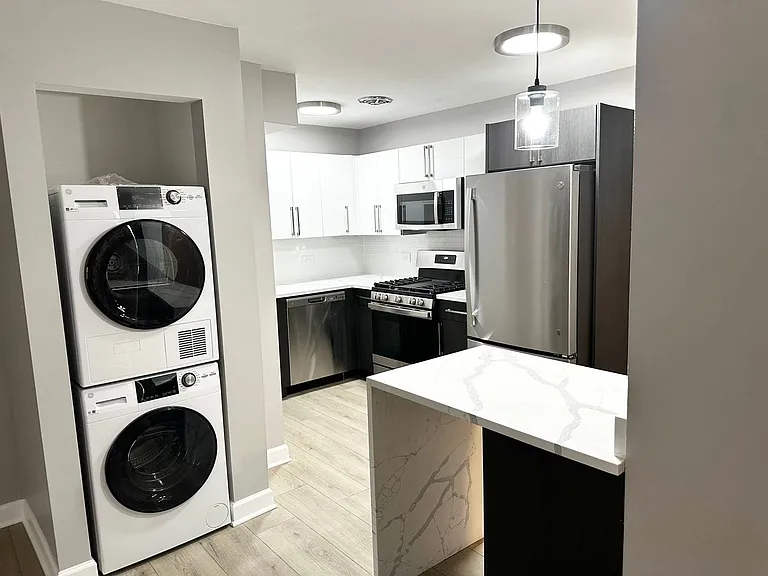 Loyola Beach Apartments — Photo 37