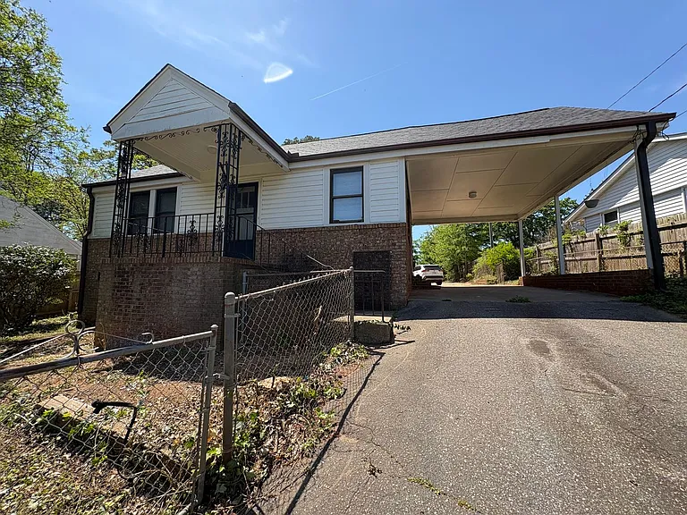 636 Old Augusta Rd — Photo 1