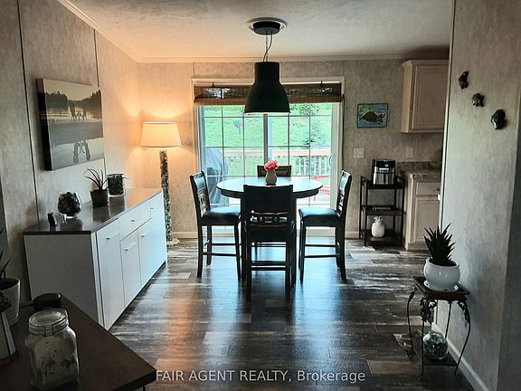 4th image of 7 Forest Ln