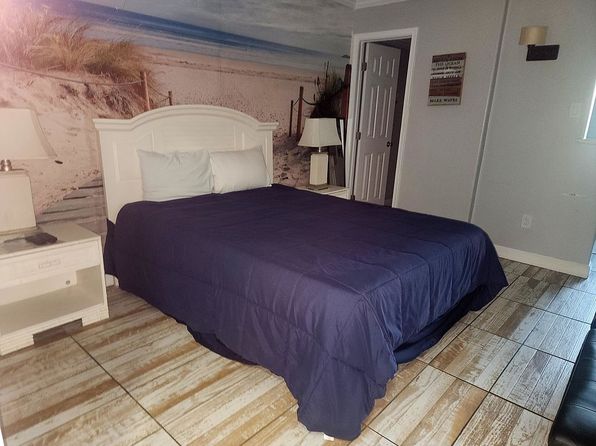 200 E Beach Blvd #208