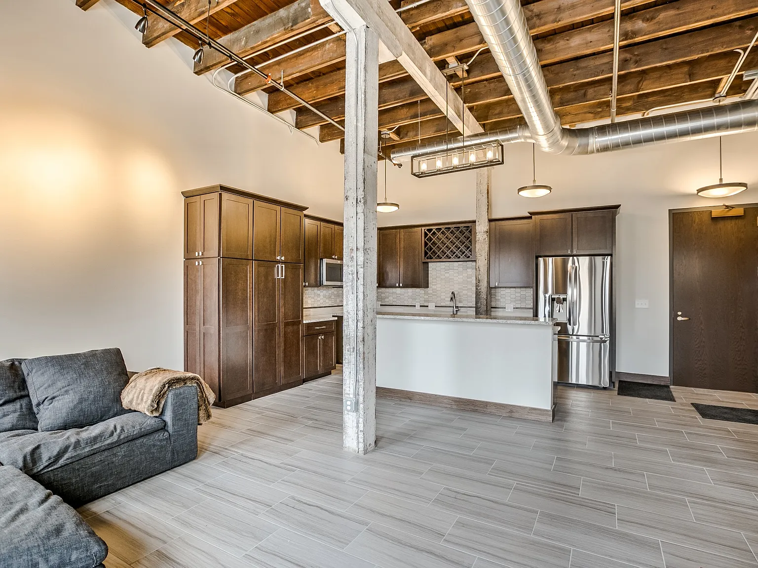 1 bed, 748 sqft, $2,500 — Photo 2