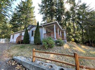 1090 E Trails End Dr, Belfair, WA