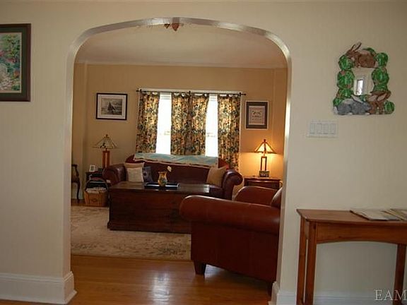 4th image of 73 Penfield Ave
