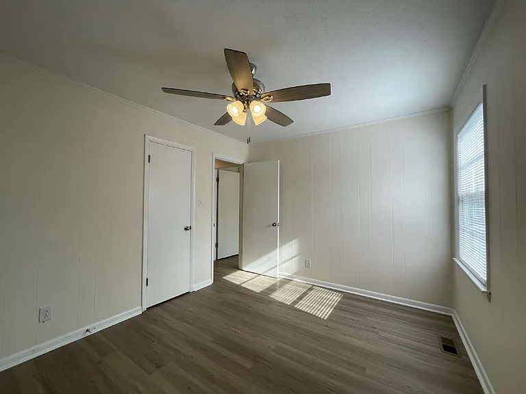 718 Dwain Dr — Photo 13