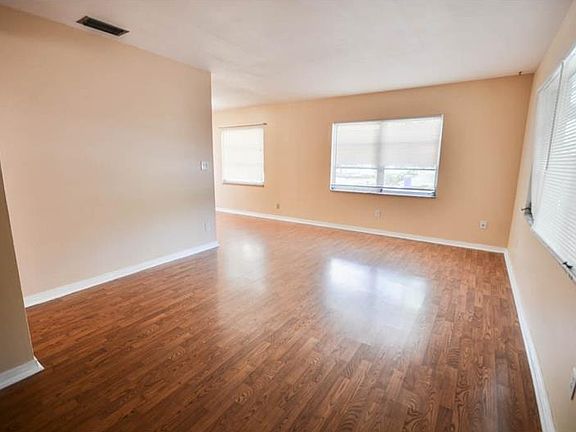 5th image of 8013 Sharon Dr