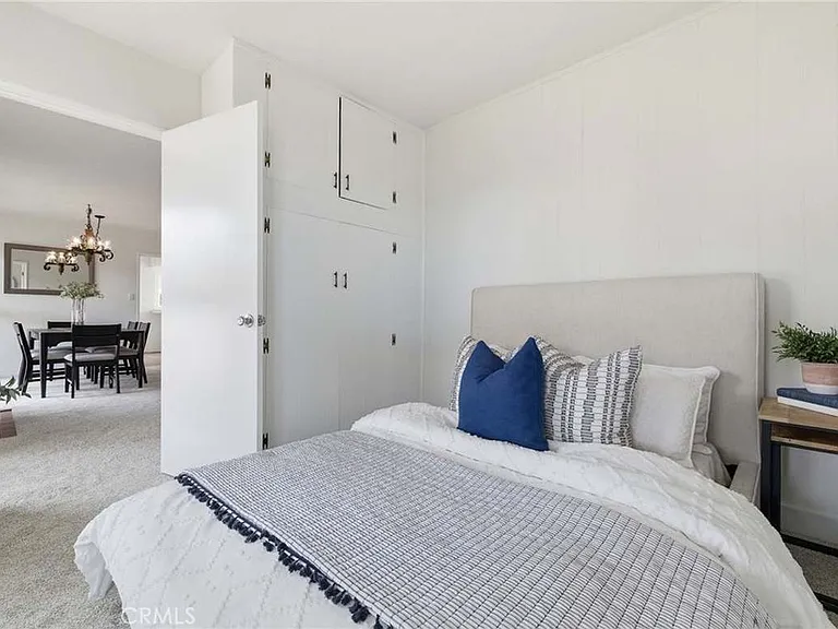 926 Kornblum Ave — Photo 5