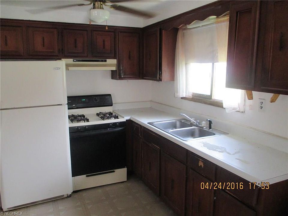 2nd image of 2858 Mariner Ave