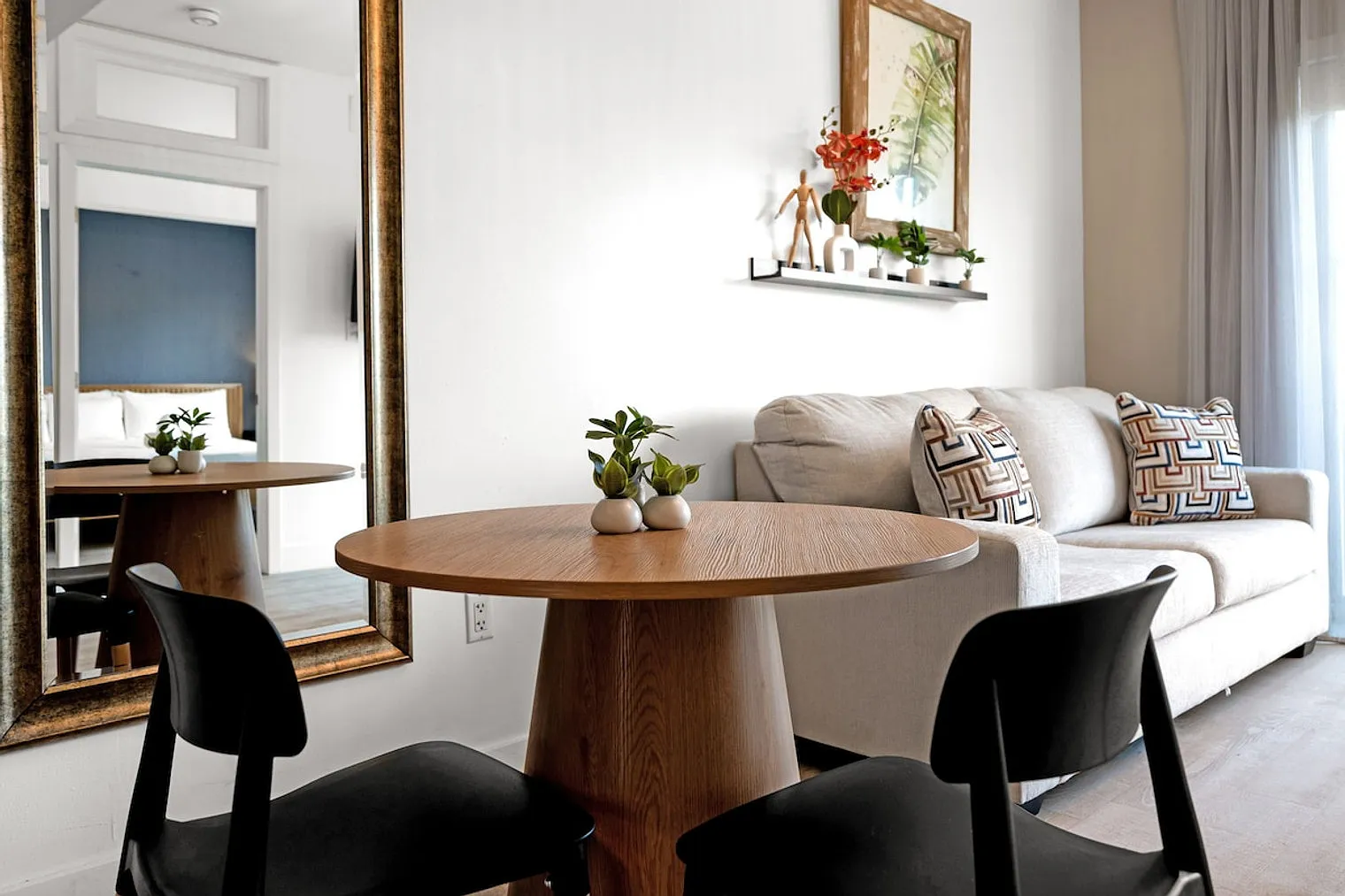 1 bed, 1.0 bath, $3,627 — Photo 2