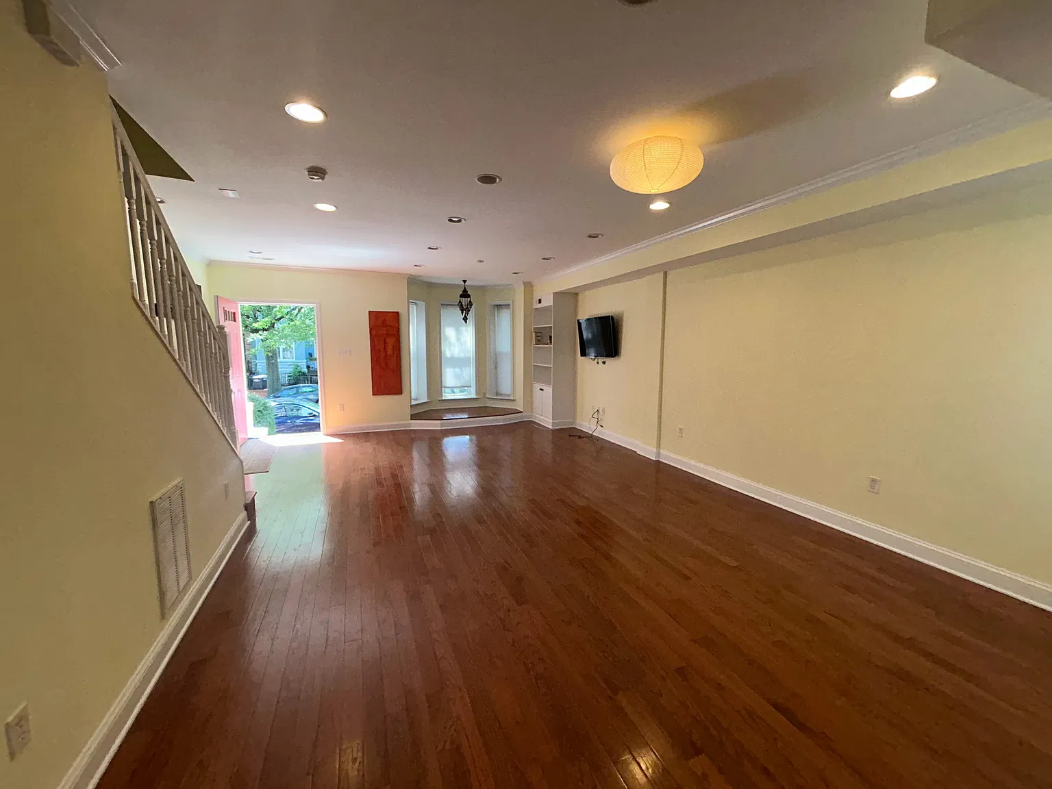 3 bed, 2.5 bath, 1552 sqft, $4,000 — Photo 2