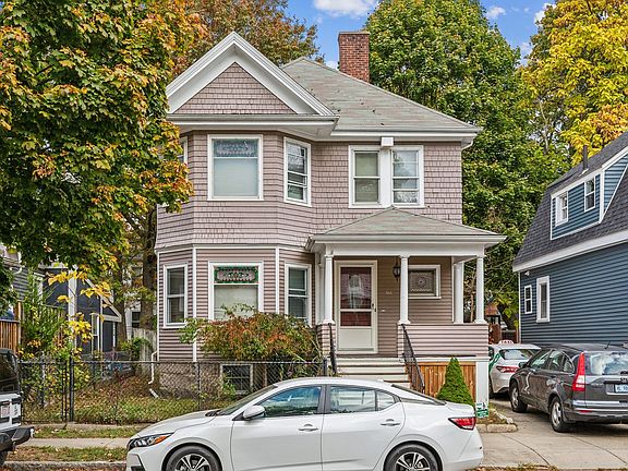 4th image of 563 Union St