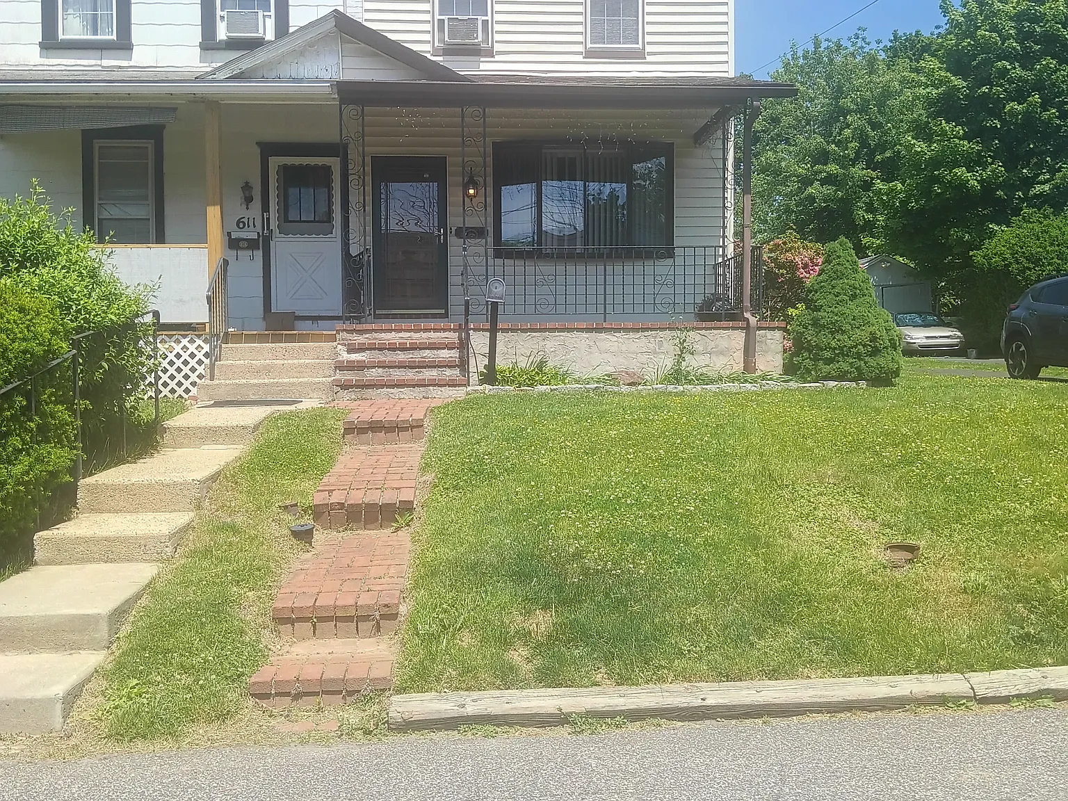 3 bed, 1.5 bath, 1800 sqft, $2,580 — Photo 1