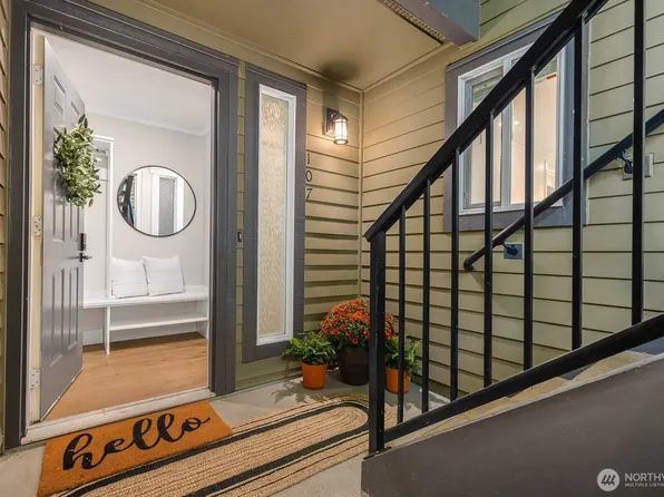 12010 98th Avenue NE #107, Kirkland, WA 98034