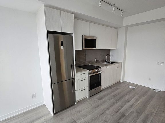 4th image of 1787 Saint Clair Ave W #717