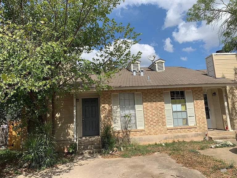 10447 Doc Holliday Trl #B — Photo 19