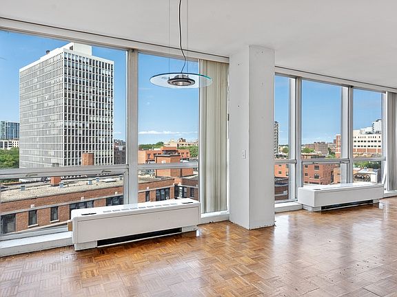 3rd image of 2400 N Lakeview Ave APT 915