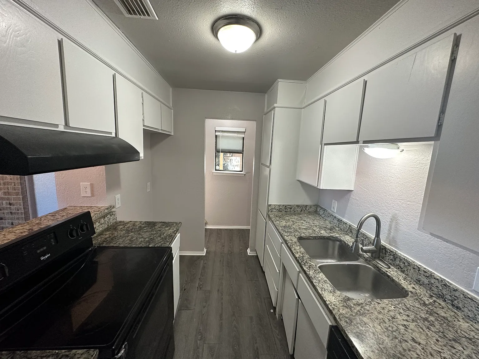 2 bed, 995 sqft, $1,095 — Photo 4