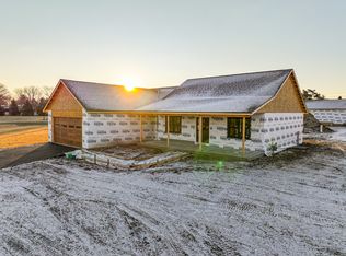 532 Heritage Dr, Stillman Valley, IL 61084