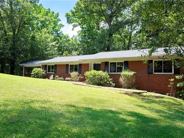 1874 Pine Tree Trl, Gainesville, GA 30501