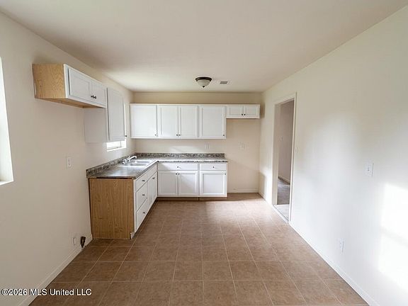 3rd image of 2716 Rutledge Ave