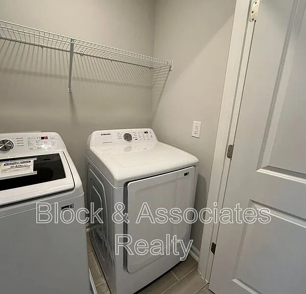 608 Gimari Dr — Photo 15