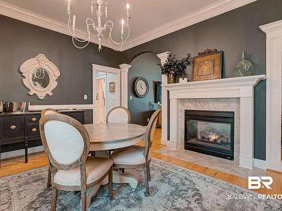 3rd image of 841 Summer Lake St