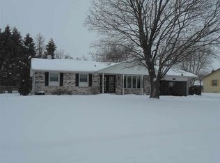 831 E Morning Glory Ln, Beloit, WI 53511