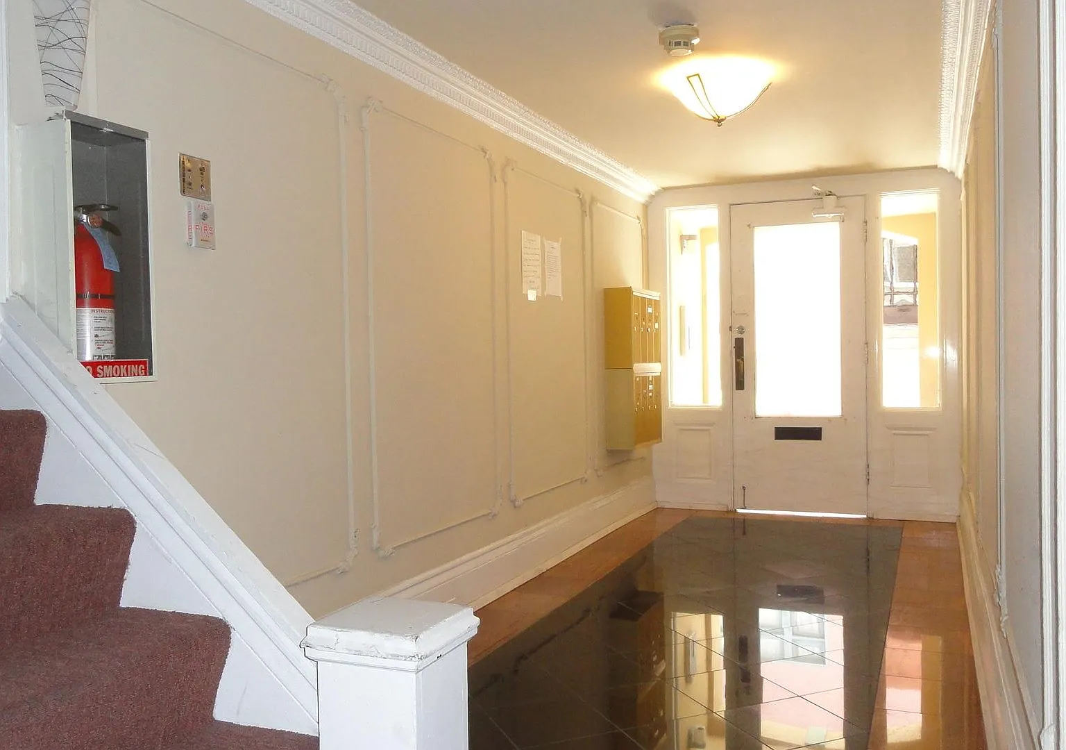 1 bed, 450 sqft, $2,450 — Photo 3