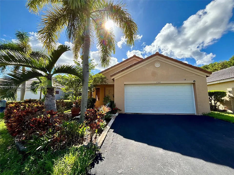 4340 Pine Ridge Ct
