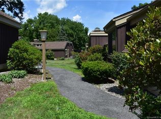 249 Heritage Vlg #B, Southbury, CT 06488