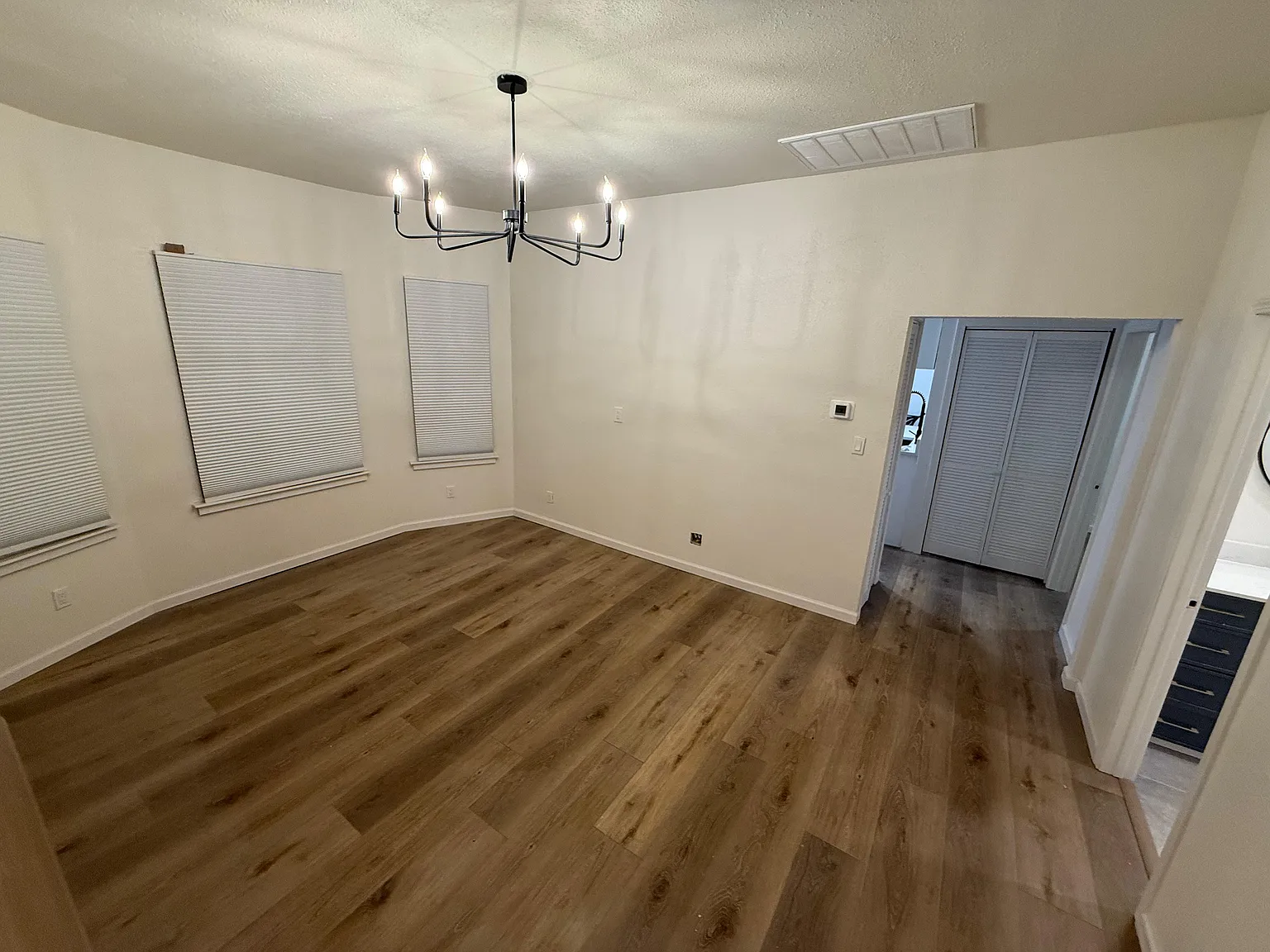 3 bed, 1300 sqft, $3,000 — Photo 3