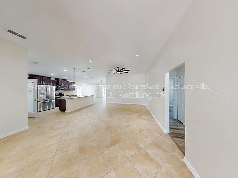 630 Glendale Ln — Photo 5