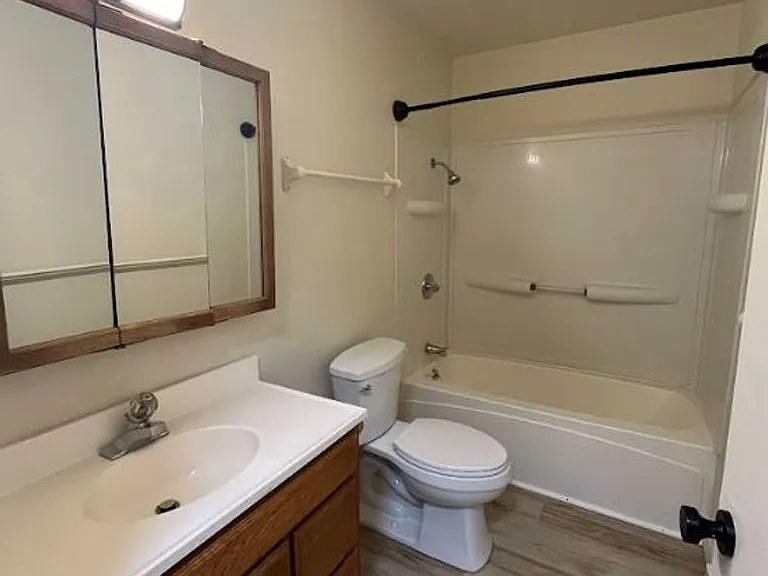 900 Liberty St #2 — Photo 11