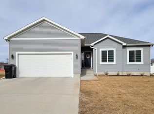 1014 3rd St, Columbus, NE 68601