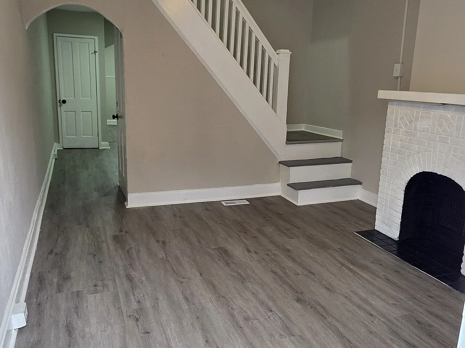 2133 Vine St — Photo 2