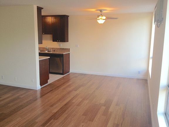 3rd image of 937 Havenhurst Dr #2