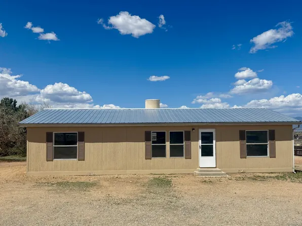 8 Jedi Rd, Taos, NM 87571