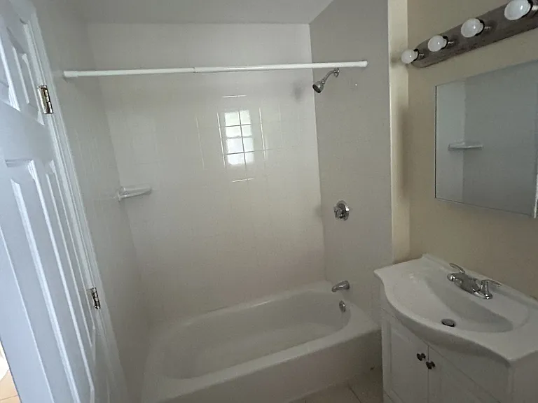 899 Morton St #2 — Photo 8