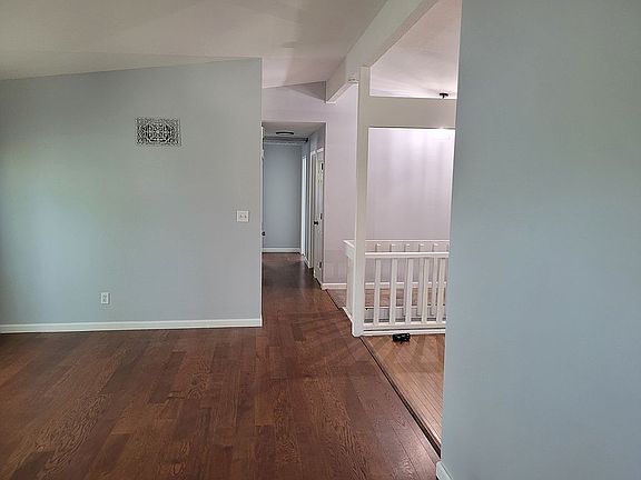 5th image of 4309 SE Massachusetts Ct