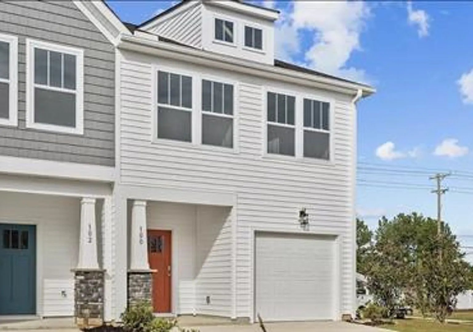 Beautiful 3/2.5 Townhome Move in Ready! — Photo 4