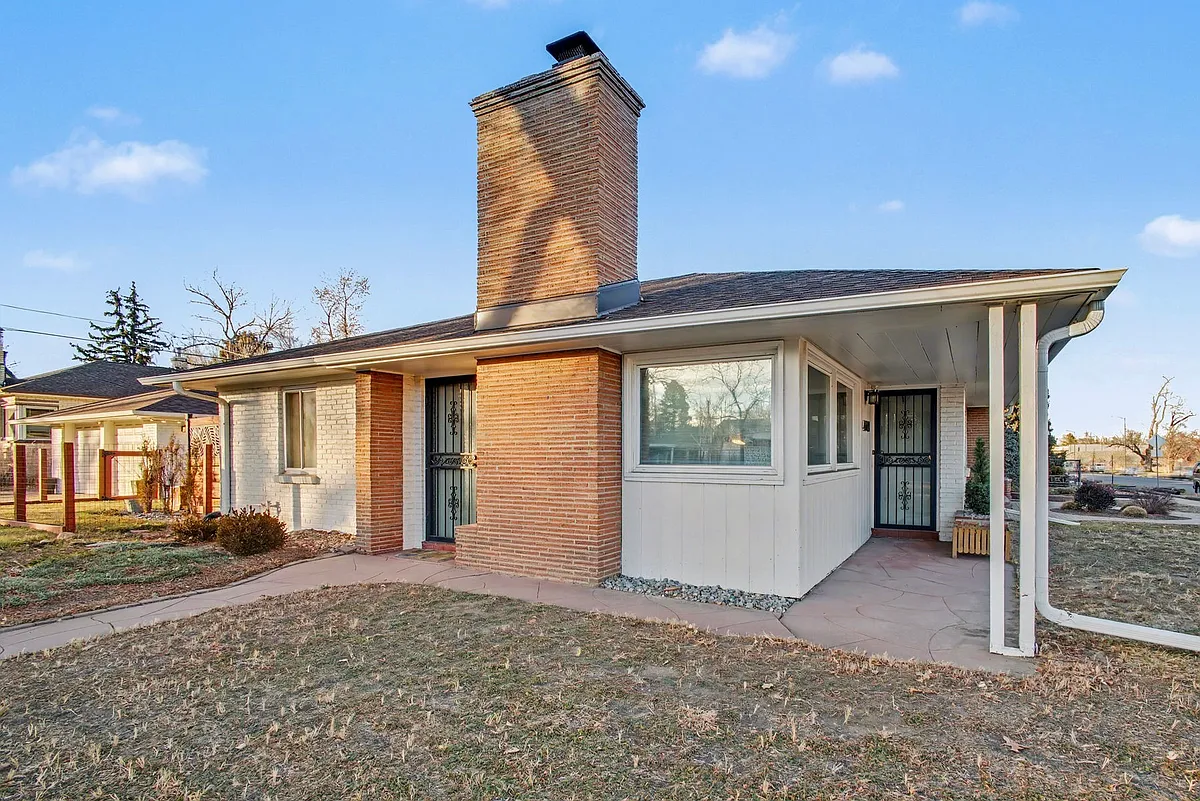 Exterior - 4601 Lowell Blvd
